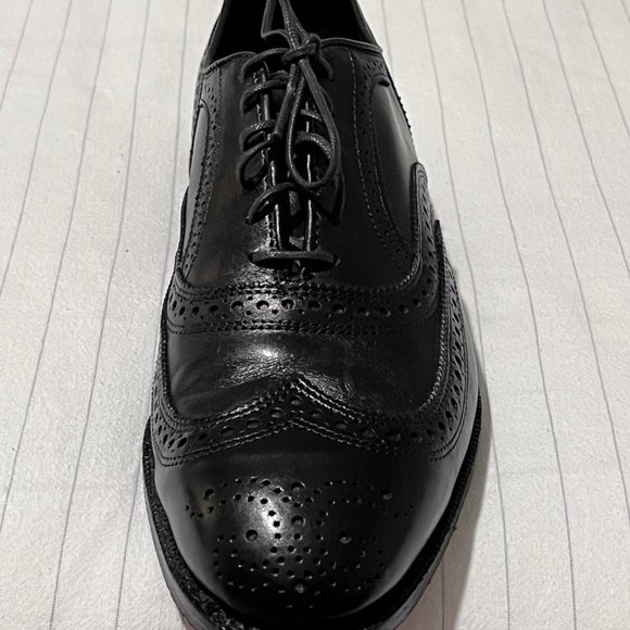 MAKE AN OFFER — Allen Edmonds McAllister Wingtip Oxford Dress Shoe, Size 8.5 EEE main image 11